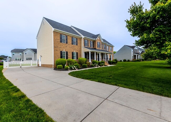 Photo - Huge house with vaulted ceilings and fenced in rear yard