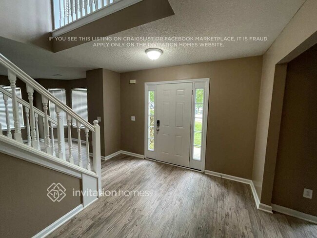 Photo - 3785 Tor Way