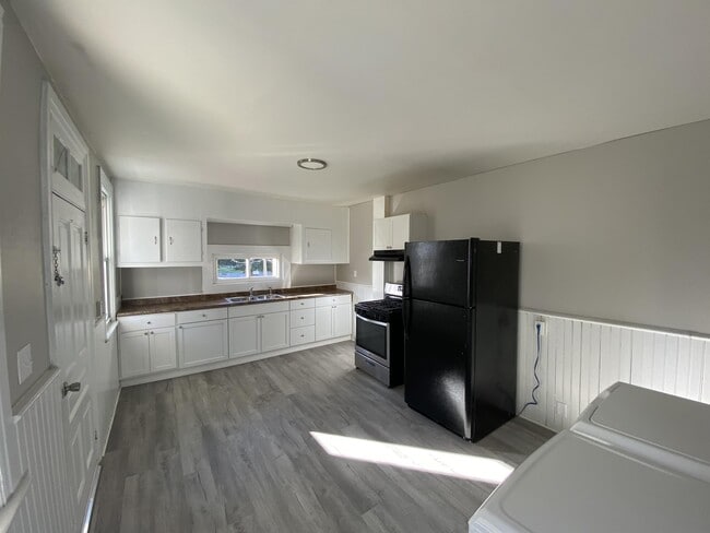 Photo - 1340 W College Ave