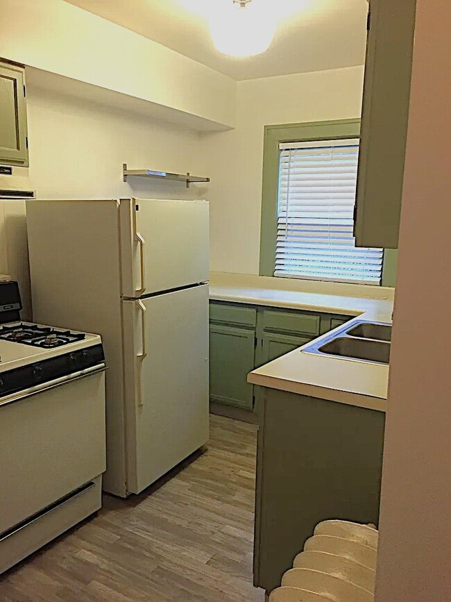 Photo - 1088 Dayton Ave Unidad 4