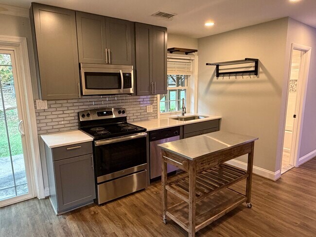 Photo - 4904 POWELL RD