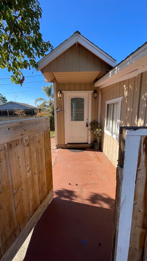 Building Photo - 1336 Peach Ave Unit 1336 Peach Avenue  B