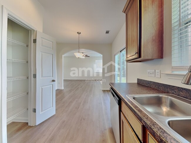 Photo - 10810 Traders Ct