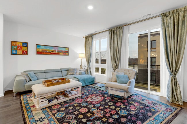 Photo - 1200 Lakepointe Dr