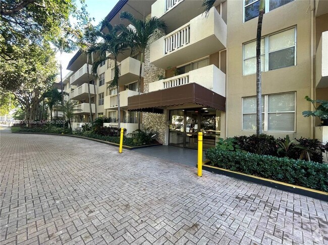 Building Photo - 1800 Sans Souci Blvd Rental