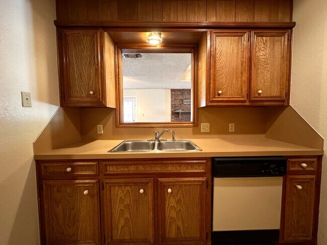 Photo - 9716 Orlando Ave Unidad B