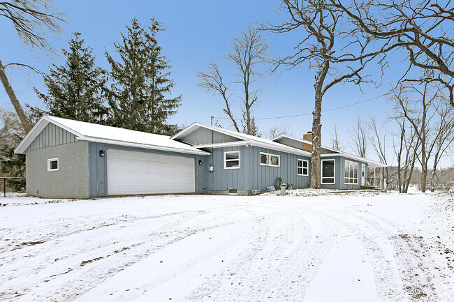 Building Photo - 32552 River Vista Ln Rental