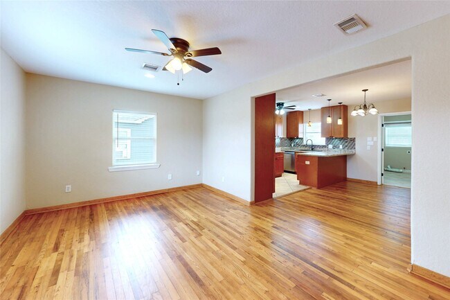 Photo - 407 Arizona St