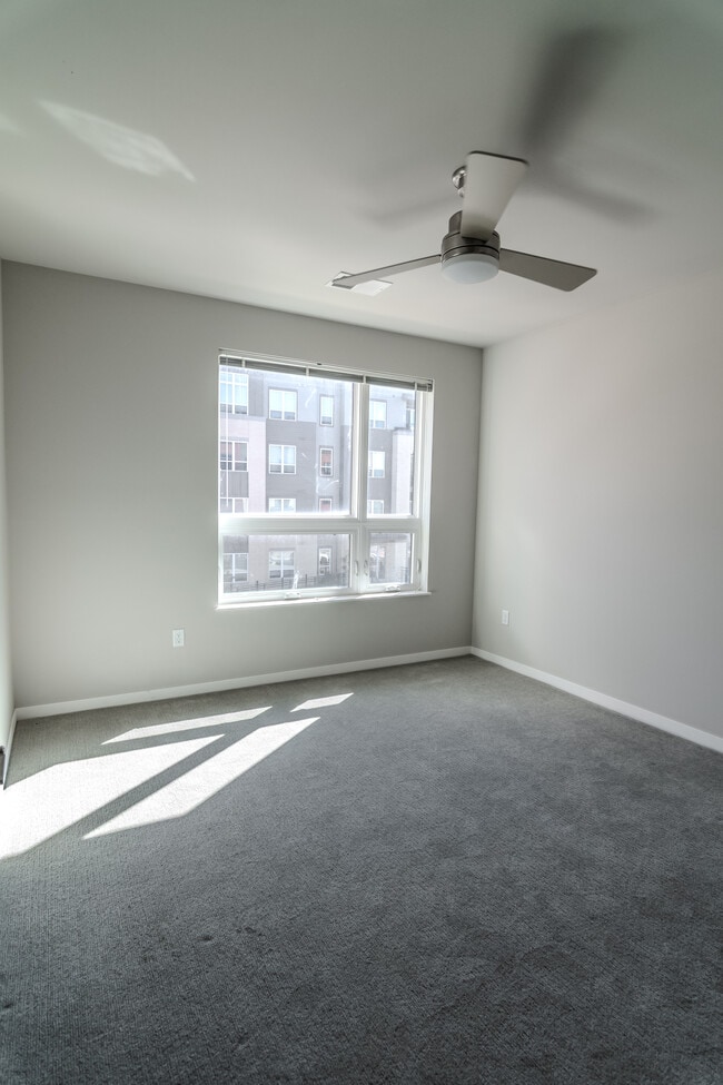 Oak Ridge at University Park Senior Apartm...