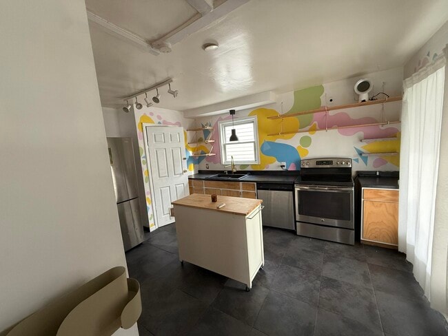 Photo - 12062 Moran St