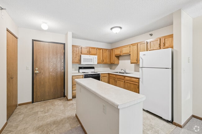 2BR, 1BA - 884SF - Kitchen - BRIARCLIFF APARTMENTS