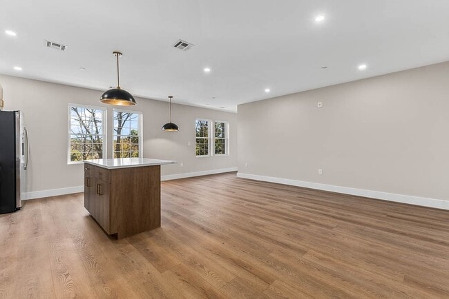 Photo - 22 Everett St Unit 424