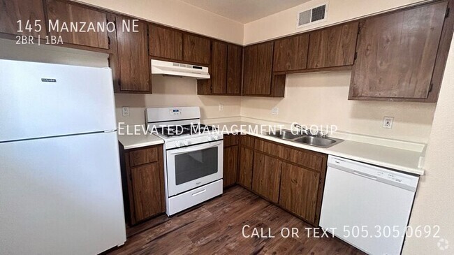 Building Photo - Spacious Gated Two Bedroom Unit- NO DEPOSI... Rental