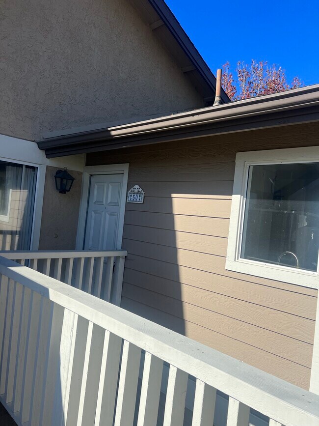 Photo - 6971 Knollcrest Ln Unidad #50 3200month