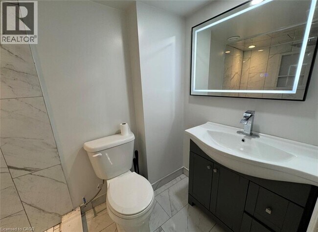 Photo - 28 Timberlane Crescent