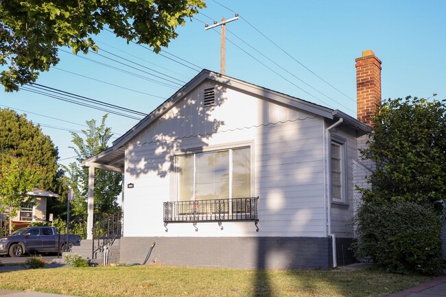 Photo - Remodeled 3bed 2 bath Single Family home