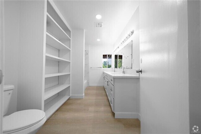 Building Photo - 2615 Morningside St Rental