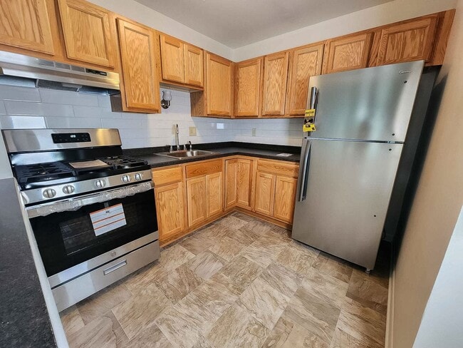 Building Photo - Updated 1 Bedroom Condo in Brown Deer