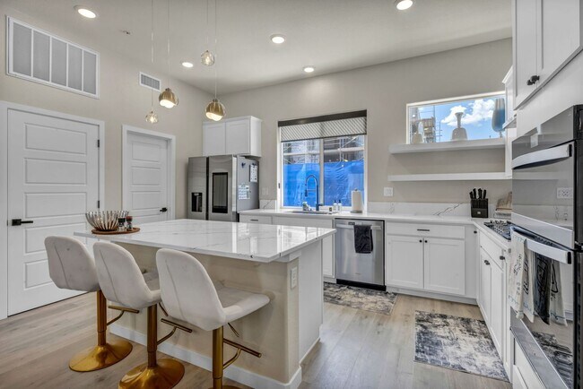 Photo - 150 Rissone Ln