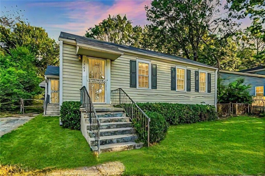 Photo - 1383 Almont Dr SW