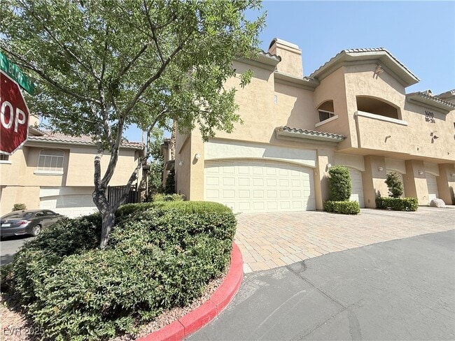 Building Photo - 1600 Cardinal Bluff Dr Unit 201