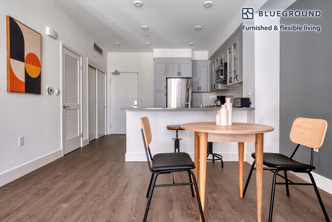 Photo - 1650 S Delaware St Unidad FL4-ID1045