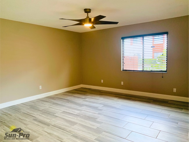 Photo - 2089 Oak Meadow Cir