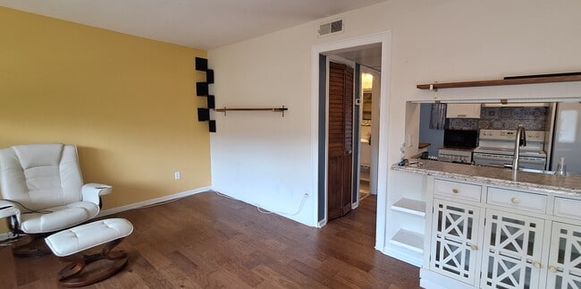 Photo - 807 W Trinity Ave Unidad #111 Pearl Mill Flats