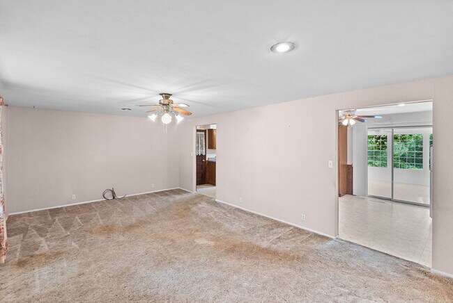 Photo - 206 Joan Ave