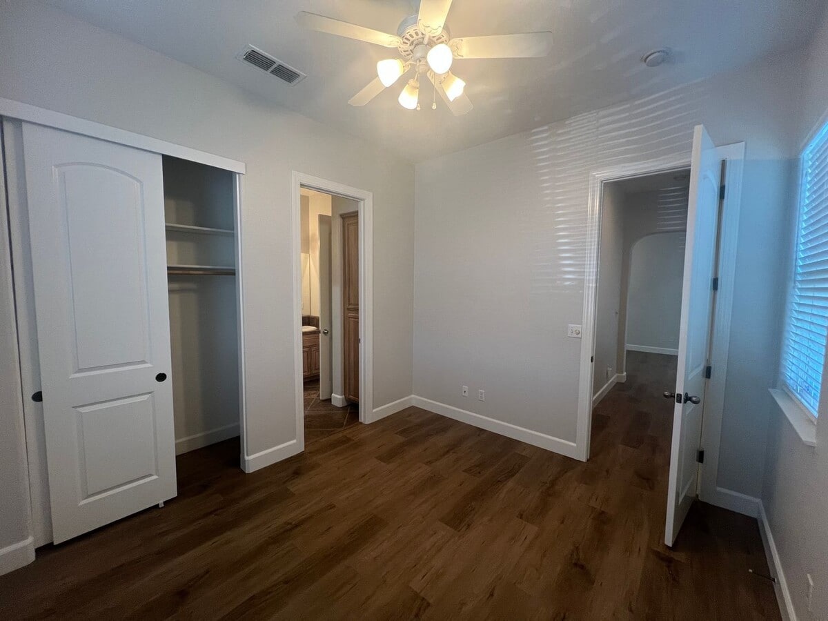 Elegant Single-Story 3-Bedroom Home in a Prime Central Location - Elegant Single-Story 3-Bedroom Home in a Prime Central Location