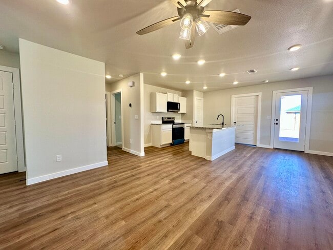 Photo - 5528 Princeton St