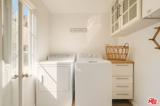 Photo - 1174 Coldwater Canyon Dr