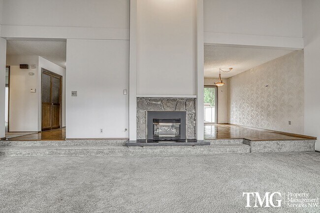 Photo - HUGE 3 Bed 2 Bath Condo Water/Sewer Included!