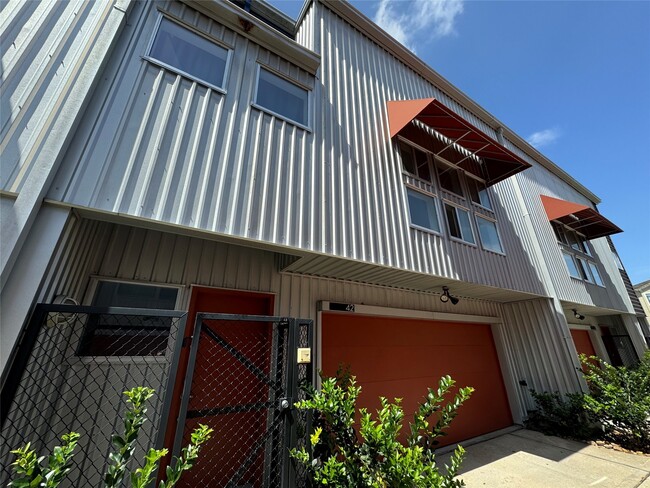 Photo - 2605 Calumet St