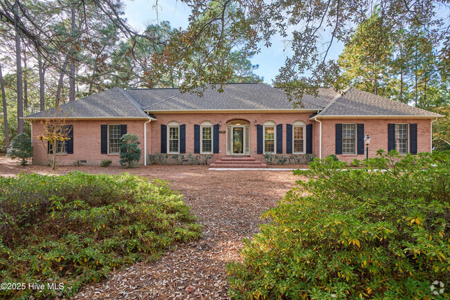 Building Photo - 110 Pine Cone Way Rental