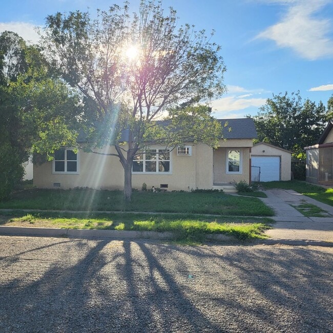 Photo - 105 N Houston Ave Casa