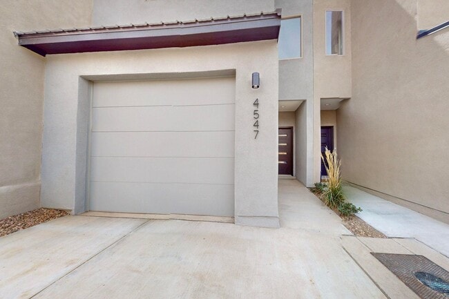 Photo - New Townhouse NE Heights 2/bedroom 1.5/bath 1/CG