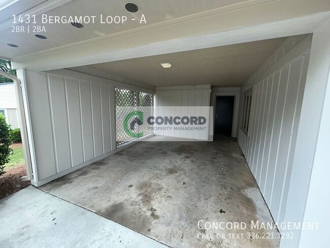 Photo - 1431 Bergamot Loop Unidad A