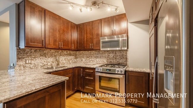 Photo - 253 E Delaware Pl Unidad 6F