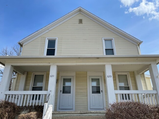 Front - 631 S 16th St Unit 631