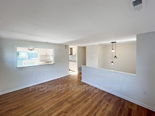 Photo - 927 Pleasant St