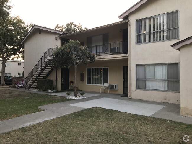 Building Photo - 717 E Santa Fe Ave Unit #5 Rental
