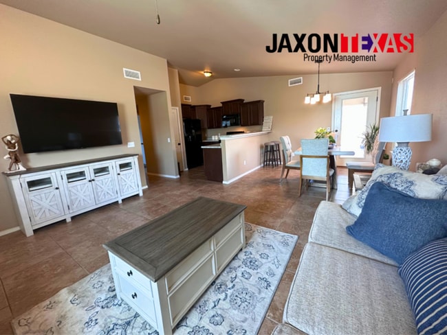 Photo - 5938 Megan St