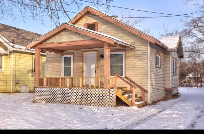 Photo - For Rent – Updated 2 Bedroom, 1 Bath Home