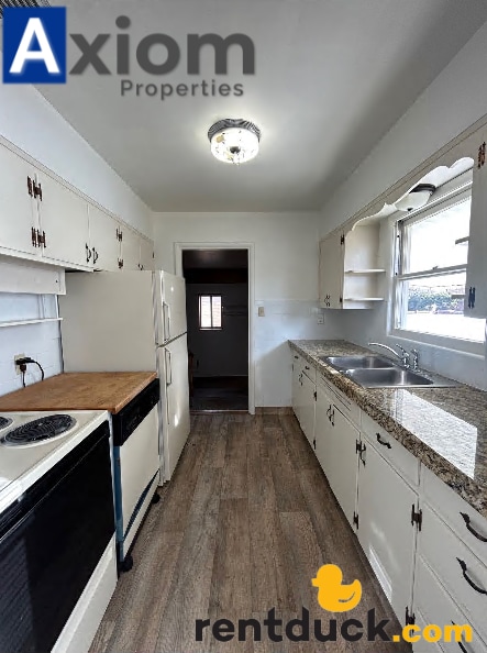 Photo - 420 Packard Ave