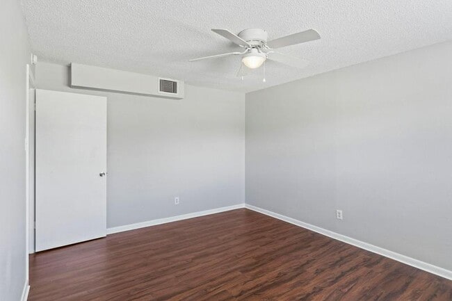 Photo - Tara Apartments