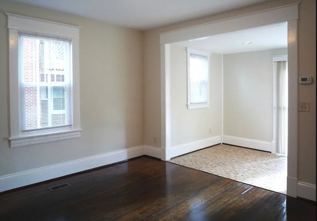 Living Rm, Kitchen - 523 Arbutus Ave SE Unit 523-B