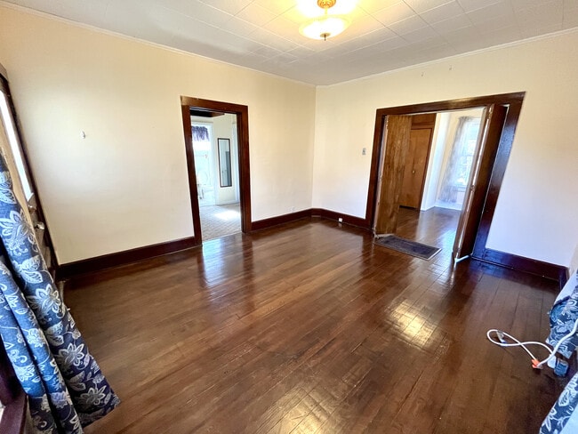 Photo - 221 N 7th St