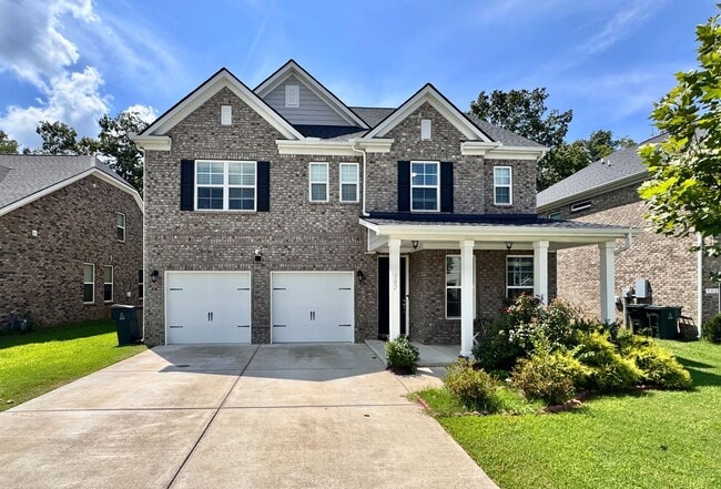 Building Photo - 4 Bedroom, 3 Bath Home w/ 2 Car Garage