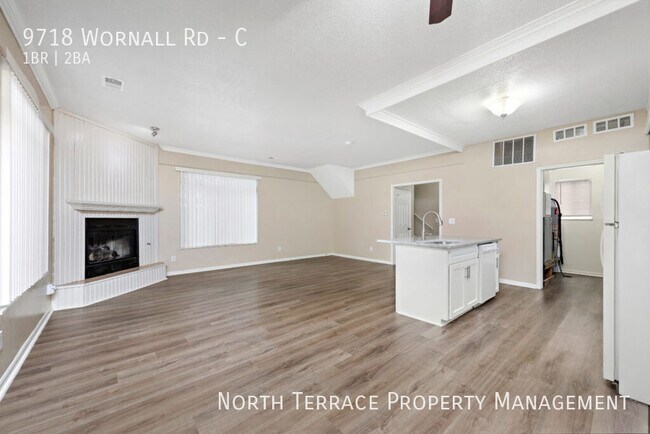 Photo - Bright & Inviting 1-Bedroom, 1.5-Bath with... Unidad C